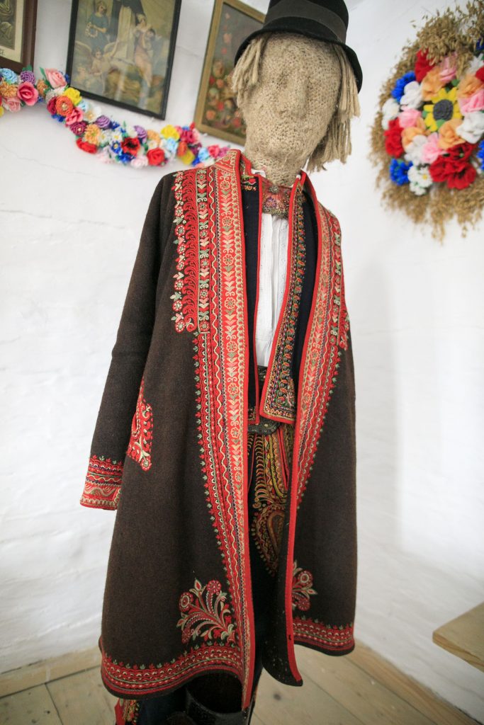 Manekin w długim płaszczu - gurmanie