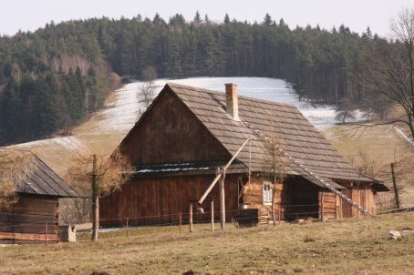 Drewniana łekowska chata