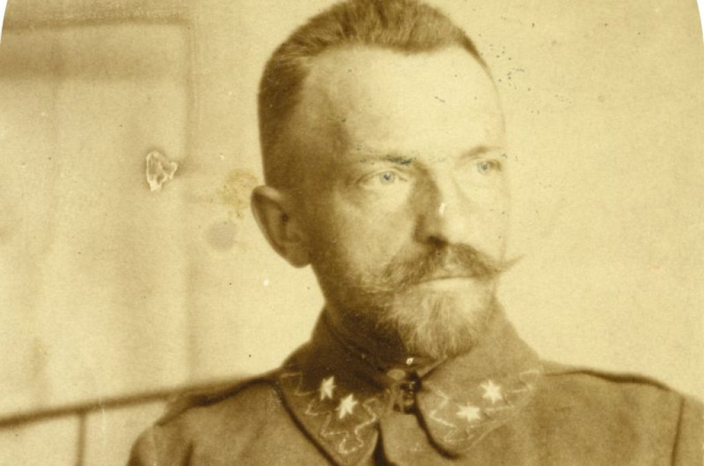 Portret mężczyzny w mundurze wojskowym